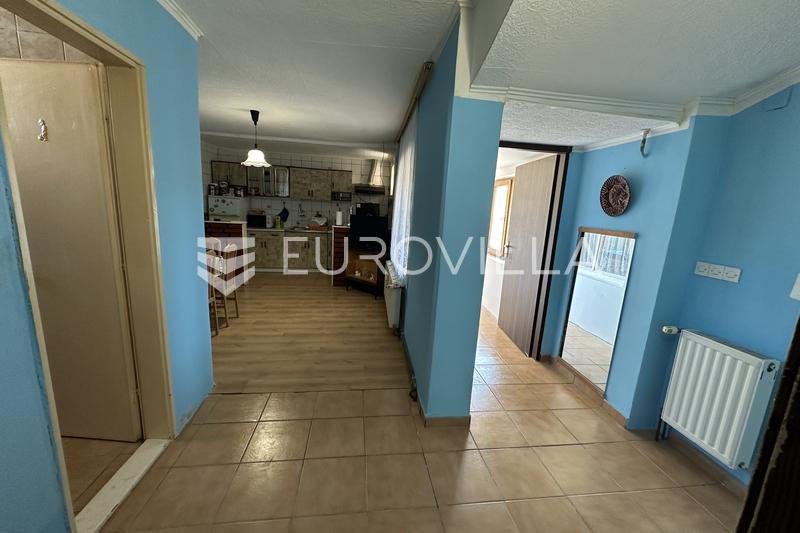 VUKOVAR, SAJMISTE - CASA CON GRANDE TERRENO DI 674 m² - 13