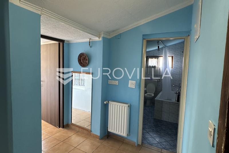 VUKOVAR, SAJMISTE - CASA CON GRANDE TERRENO DI 674 m² - 12