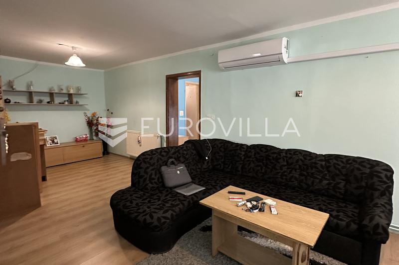 VUKOVAR, SAJMISTE - CASA CON GRANDE TERRENO DI 674 m² - 10