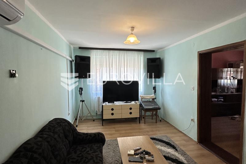 VUKOVAR, SAJMISTE - CASA CON GRANDE TERRENO DI 674 m² - 11