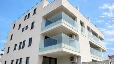 Pag, Povljana, prestijli yeni bir binada iki yatak odalı daire, 80,20 m²
