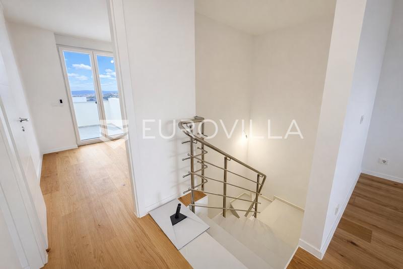 Pag, Povljana, dvoetažni stan s pogledom na more, 88,55 m²