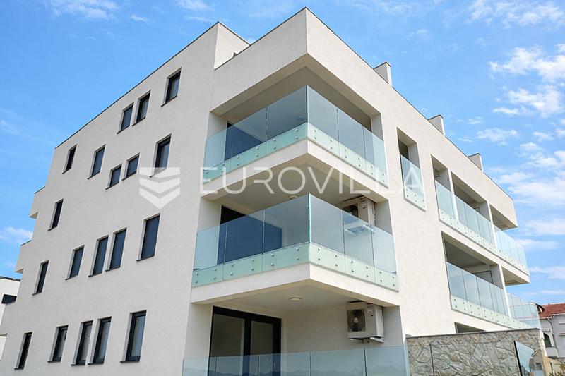 Pag, Povljana, dvoetažni stan s pogledom na more, 88,55 m²