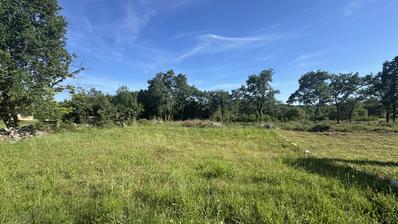 Istrie, Sosici, urbanizovaný pozemek 1190 m² další zemědělská půda 4666 m²