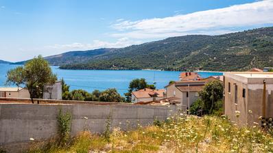 Marina, rakennustontti, kokonaispinta-ala 1 753 m²