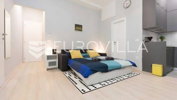 Zagreb, CENTAR, studio apartman 28 m² s dvorište, na korištenje