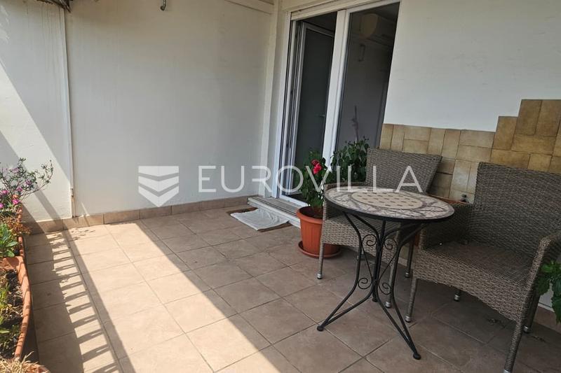 Split, Znjan 99,8 m²'lik konforlu daire, güney cepheli ve deniz manzaralı - 13