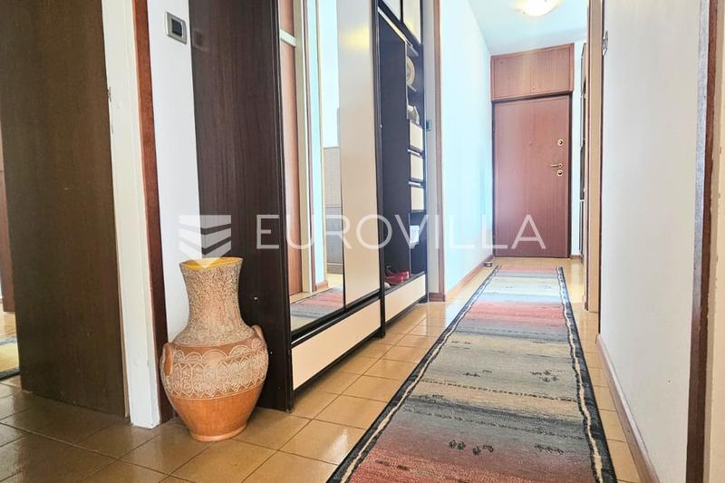 Split, Znjan 99,8 m²'lik konforlu daire, güney cepheli ve deniz manzaralı - 12