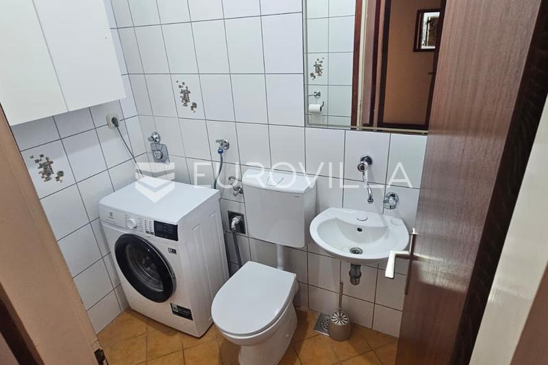 Split, Znjan 99,8 m²'lik konforlu daire, güney cepheli ve deniz manzaralı - 17