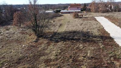 Tinjan, Kringa - terreno para construção com uma parte agrícola de 734 m² numa localização tranquila