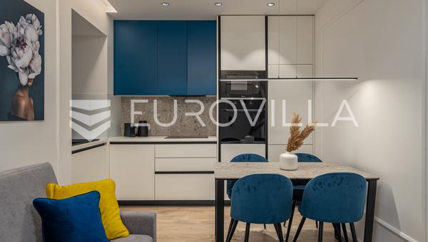 Rijeka, Centar, novouređen luksuzan stan NKP 98 m2 s tri apartmana