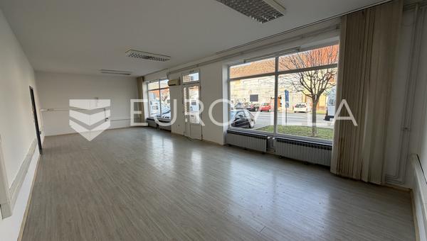 Đakovo, Centro, local comercial 80 m²