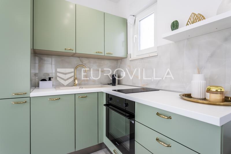 Trogir, apartament na parterze z ogrodem i dwoma miejscami parkingowymi - pierwsze wprowadzenie - 4