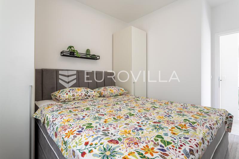 Trogir, apartament na parterze z ogrodem i dwoma miejscami parkingowymi - pierwsze wprowadzenie - 6