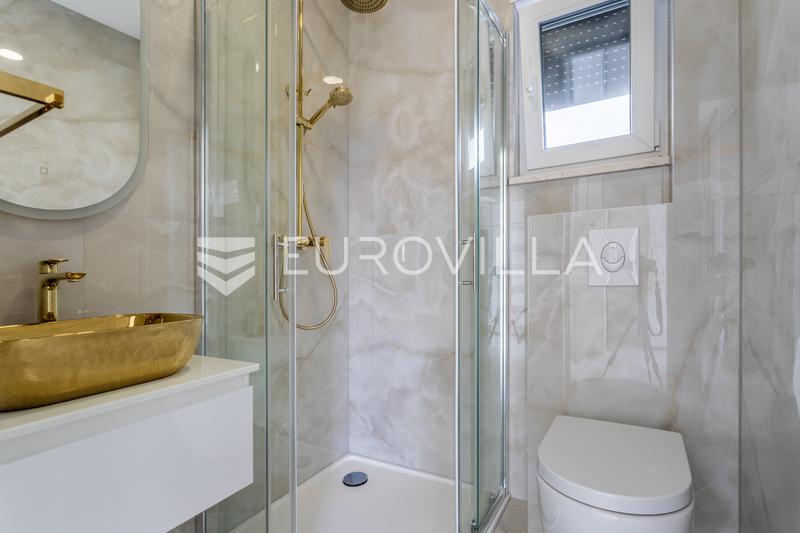 Trogir, apartament na parterze z ogrodem i dwoma miejscami parkingowymi - pierwsze wprowadzenie - 9