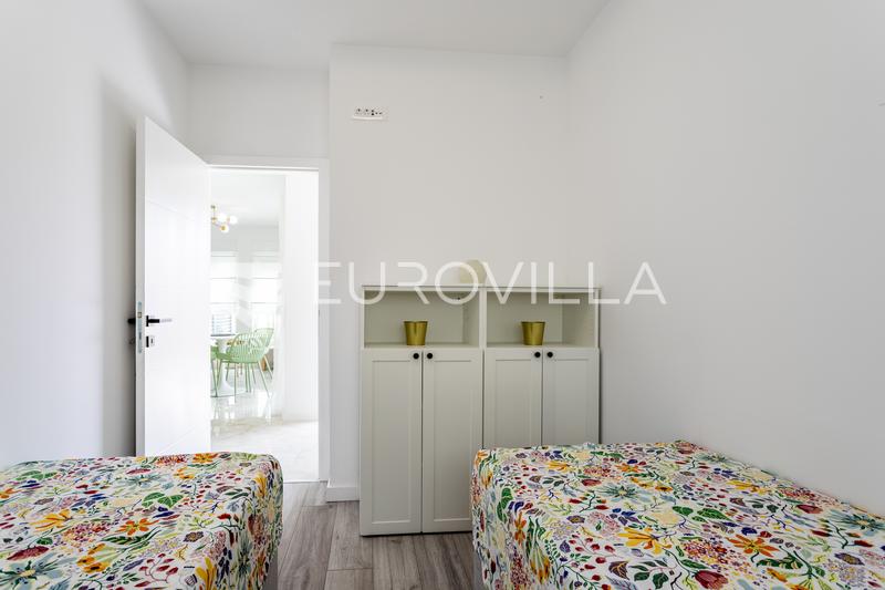 Trogir, apartament na parterze z ogrodem i dwoma miejscami parkingowymi - pierwsze wprowadzenie - 8