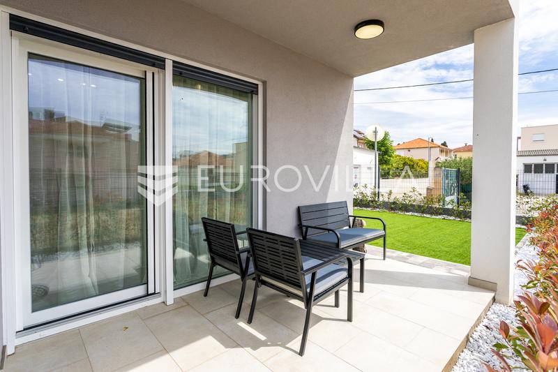 Trogir, apartament na parterze z ogrodem i dwoma miejscami parkingowymi - pierwsze wprowadzenie - 11