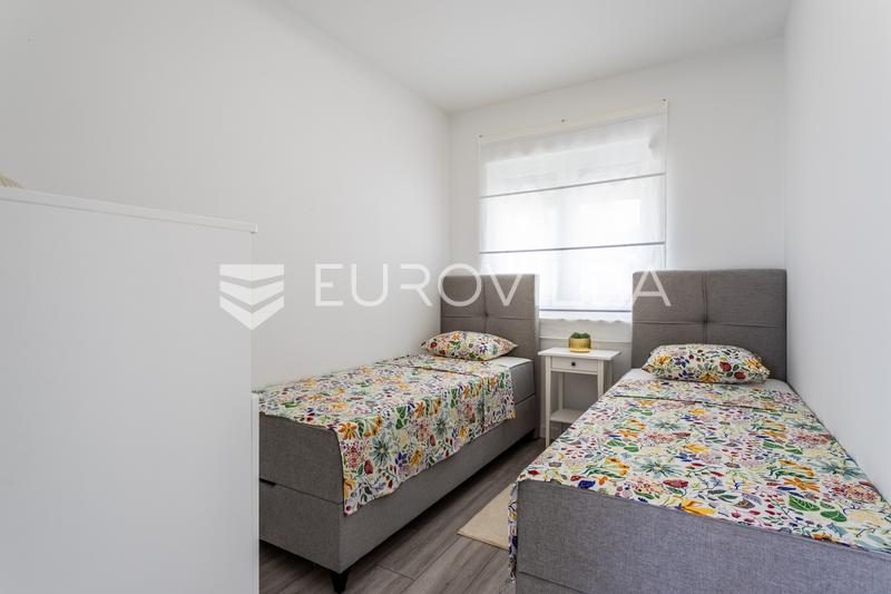 Trogir, apartament na parterze z ogrodem i dwoma miejscami parkingowymi - pierwsze wprowadzenie - 7