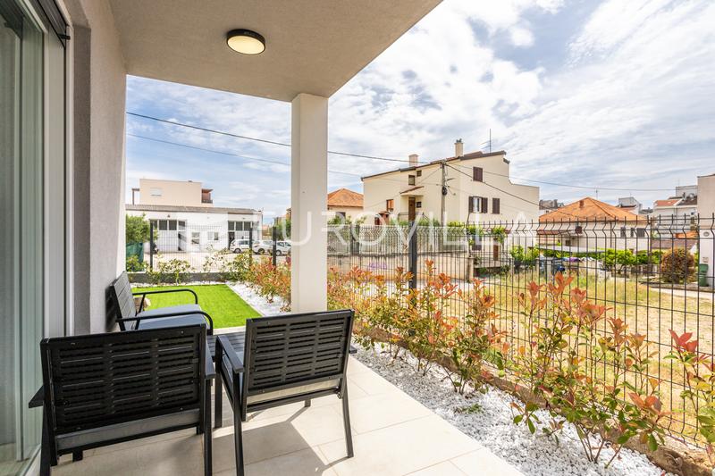 Trogir, apartament na parterze z ogrodem i dwoma miejscami parkingowymi - pierwsze wprowadzenie - 10