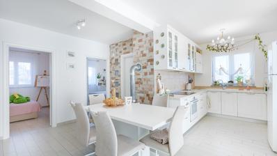 Pula, Moderne treværelses lejlighed med ekstra lejlighed, have og terrasse, 136 m²