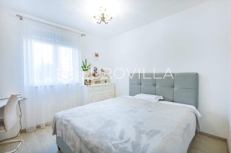 Pula, Moderan trosoban stan s apartmanom, vrtom i terasom, 136 m² - 11