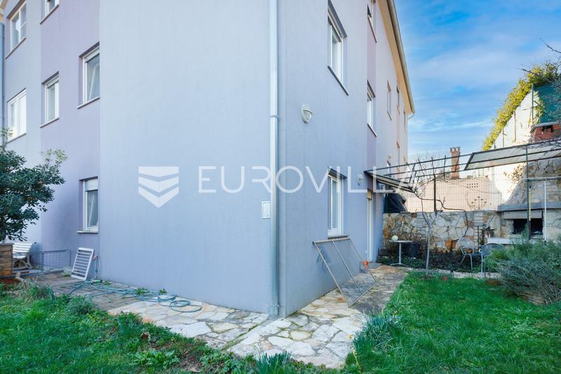 Pula, Moderan trosoban stan s apartmanom, vrtom i terasom, 136 m² - 18