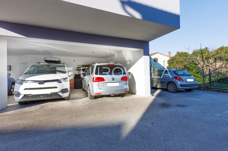 Pula, Moderan trosoban stan s apartmanom, vrtom i terasom, 136 m² - 20