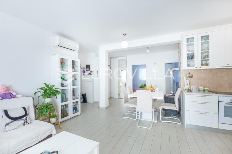 Pula, Moderan trosoban stan s apartmanom, vrtom i terasom, 136 m² - 7