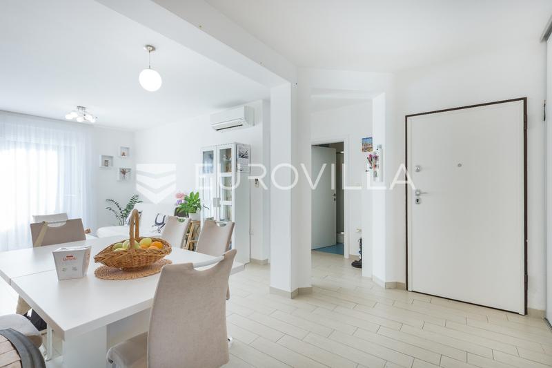 Pula, Moderan trosoban stan s apartmanom, vrtom i terasom, 136 m² - 8