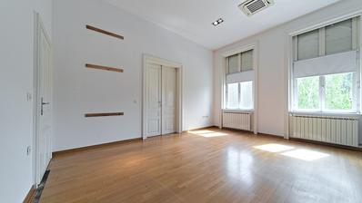 Osijek, Centre-ville - Espace commercial à vendre dans un immeuble Art Nouveau, 200 m²