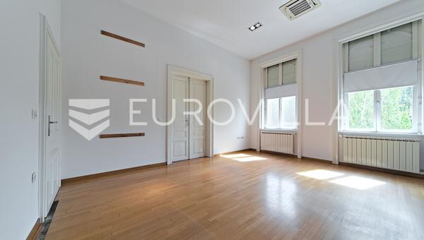 Eszék, Belváros - Kereskedelmi terület kiadó egy szecessziós épületben, 200 m²