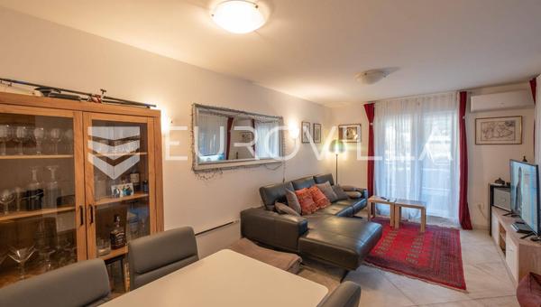 Istria, Medulin, apartamento amueblado con jardín y piscina compartida, a 200 m del mar
