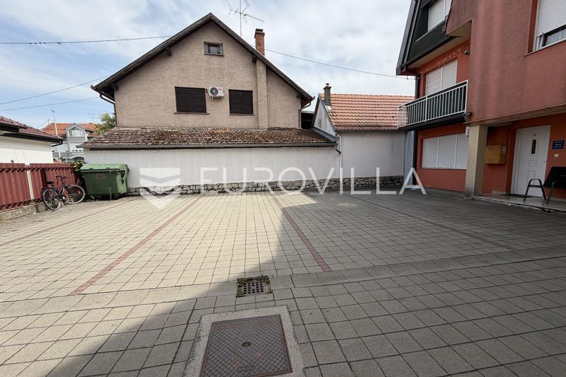 Đakovo, strogi Centar, vanjsko, nenatkriveno parkirno mjesto, 15 m² - 2