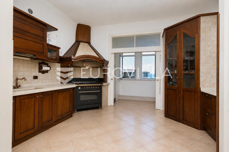 Opatija, Zentrum, Luxus-Penthouse von 220 m² mit Dachterrasse und zwei Parkplätzen - 3