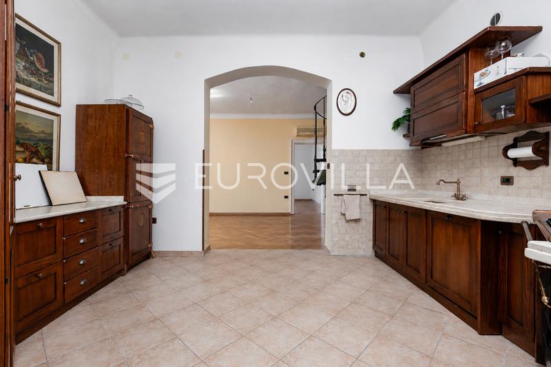 Opatija, Zentrum, Luxus-Penthouse von 220 m² mit Dachterrasse und zwei Parkplätzen - 5