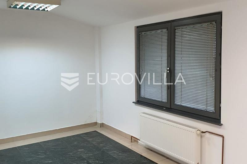 Zagabria, Tresnjevka, via Ozaljska, attraente immobile commerciale fronte strada su due livelli di 110 m² - 10