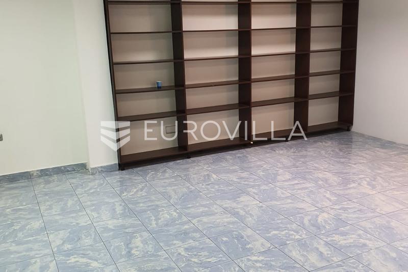 Zagabria, Tresnjevka, via Ozaljska, attraente immobile commerciale fronte strada su due livelli di 110 m² - 6