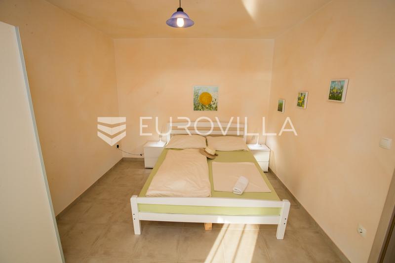 Rab, Barbat, deniz manzaralı iki odalı daire, denize 200 m, 105 m² - 7