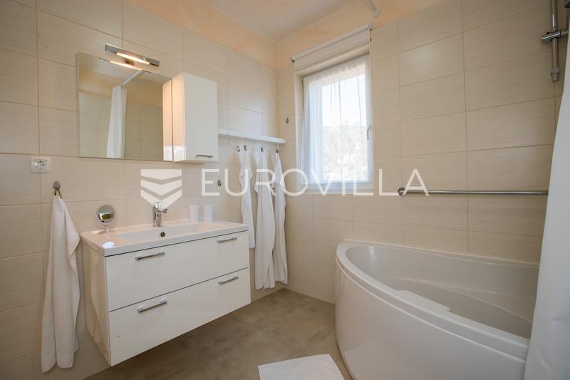 Rab, Barbat, deniz manzaralı iki odalı daire, denize 200 m, 105 m² - 11