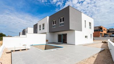 Vodice, modern ház úszómedencével és saját kerttel, C3