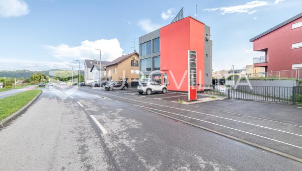 Samobor, atraente edifício de escritórios em localização privilegiada, 571 m²