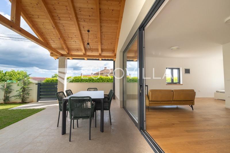 Istria, Bale, modern one-story house in the center