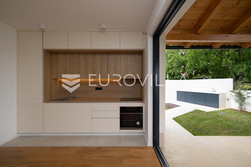 Istria, Bale, modern one-story house in the center