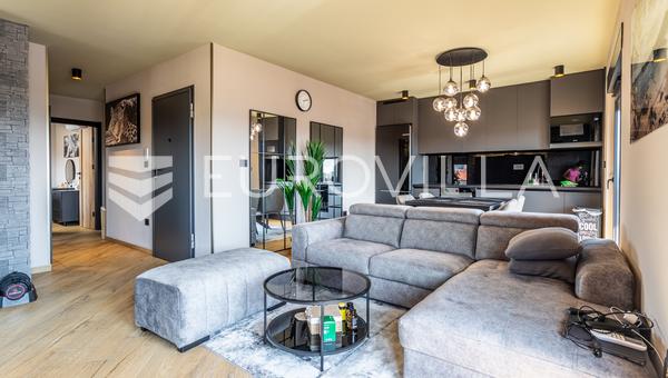 Split, Sirobuja - apartamento de dois quartos totalmente mobilado com vista para o mar