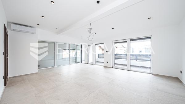 Zagreb, Srednjaci, novoadaptiran četverosoban stan, neto površine 81 m²