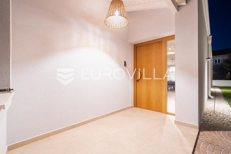 Zadar, Ninski stanovi, modern huis met zwembad op een rustige locatie - 59