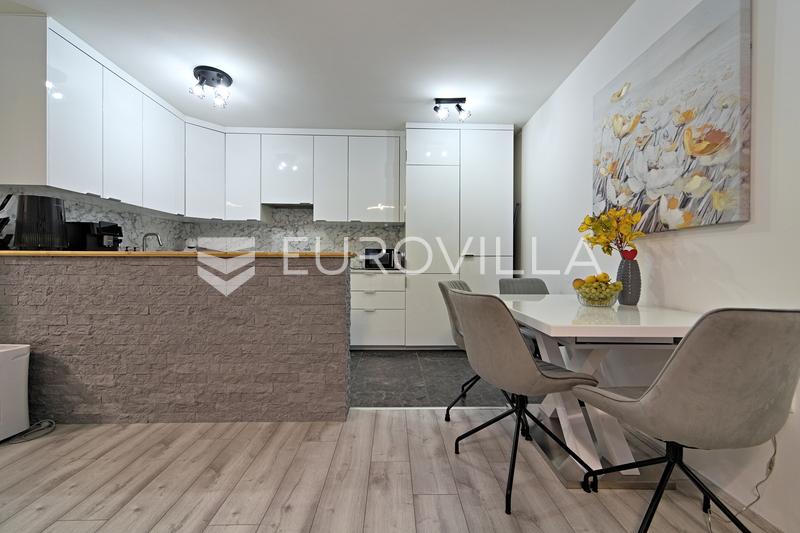 Osijek, Sentrum - Møblert og fullstendig renovert 37 m² leilighet til salgs - 8