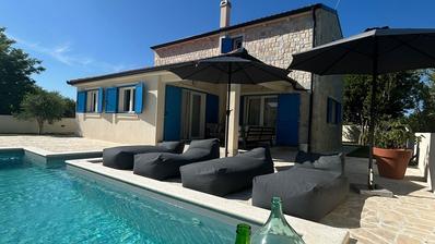 Zadar, Privlaka, schönes Ferienhaus mit Swimmingpool