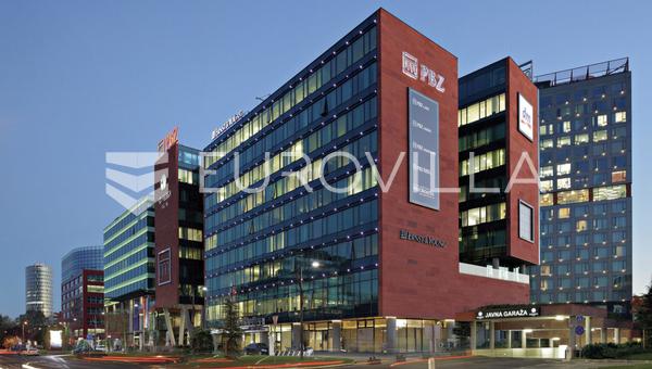 Zagreb, Radnička, poslovna zona, poslovni prostor 925 m² 13 parkirnih mjesta