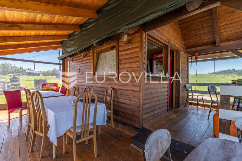 Strigova, Robadje - Maison avec une entreprise d'accueil établie - 2